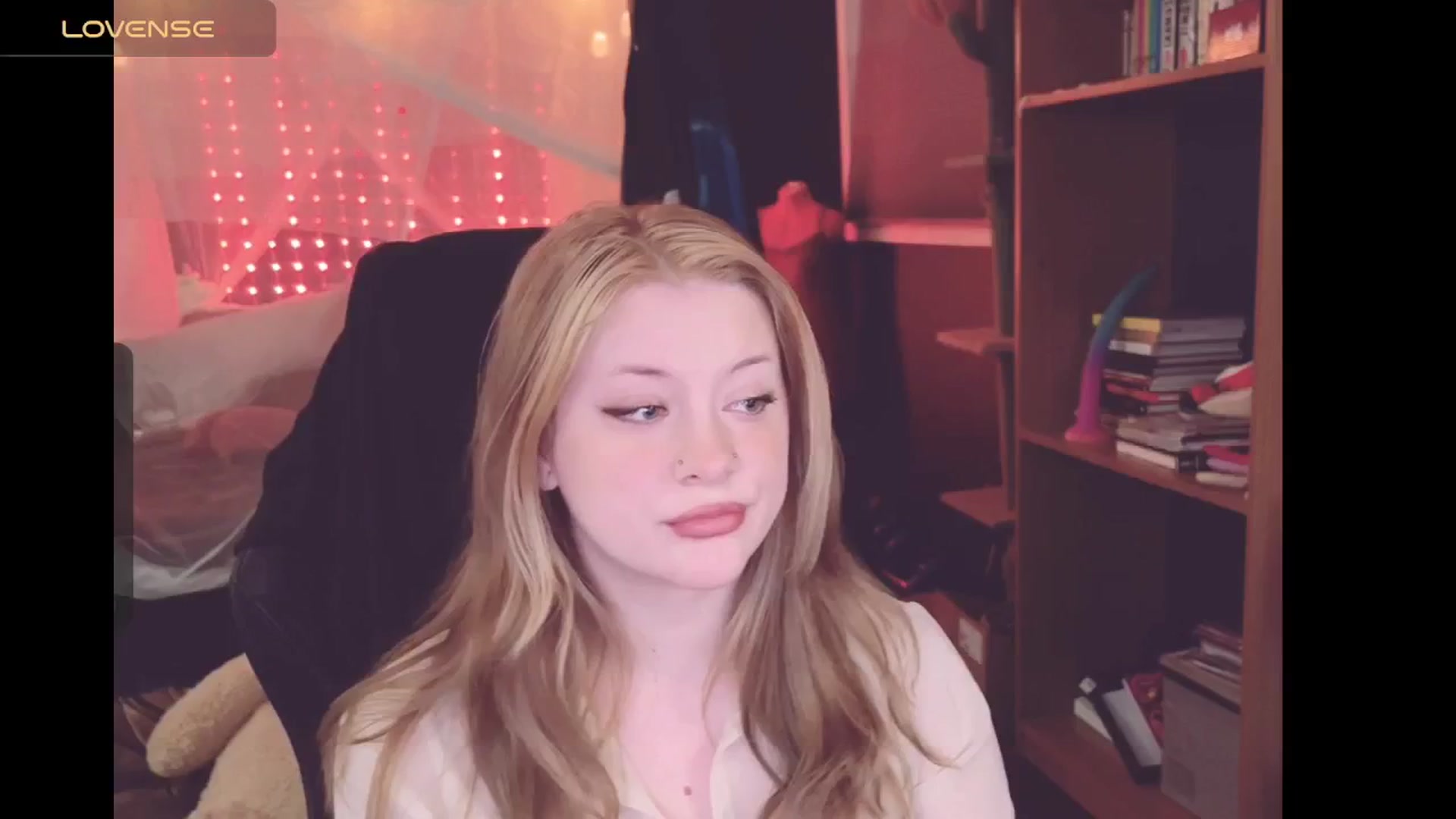 Gallery image thumbnail from flooziy's myfreecams stream on, 06/12/2024, 04:55 image 19 of 20