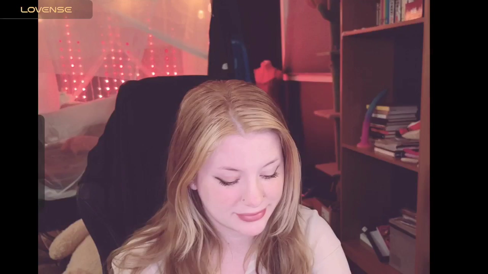 Gallery image thumbnail from flooziy's myfreecams stream on, 06/12/2024, 04:55 image 18 of 20