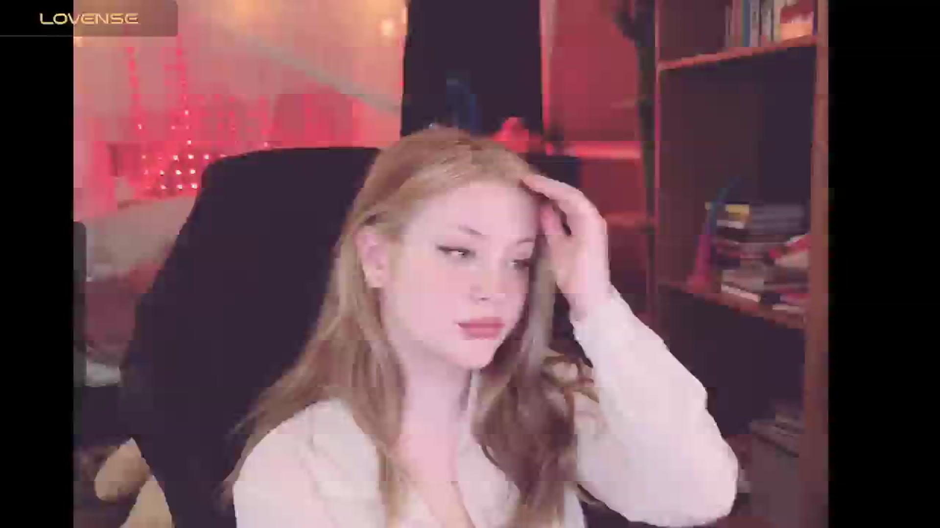 Gallery image thumbnail from flooziy's myfreecams stream on, 06/12/2024, 04:55 image 13 of 20