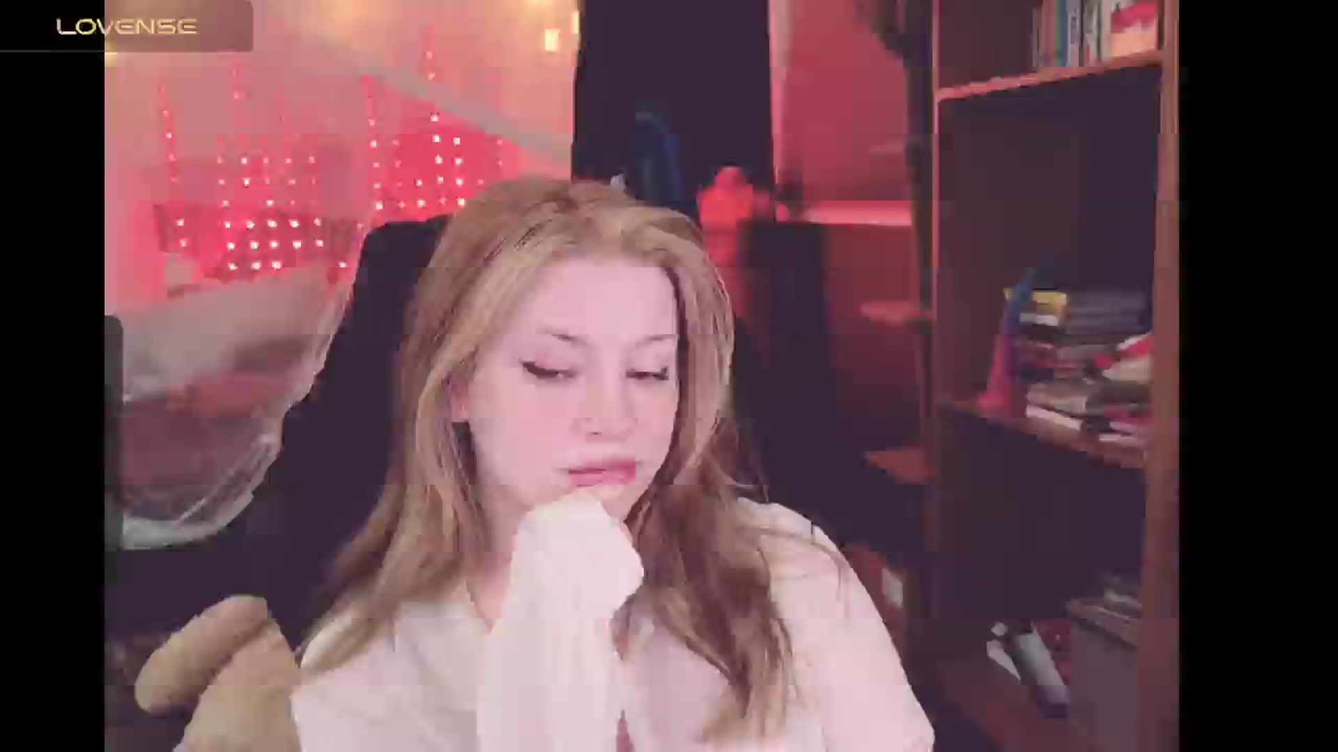 Gallery image thumbnail from flooziy's myfreecams stream on, 06/12/2024, 04:55 image 10 of 20