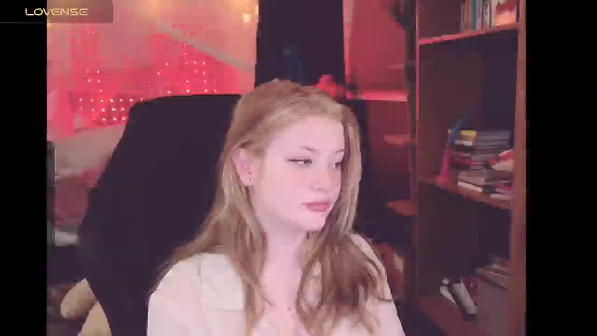 Gallery image thumbnail from flooziy's myfreecams stream on, 06/12/2024, 04:55 image 14 of 20
