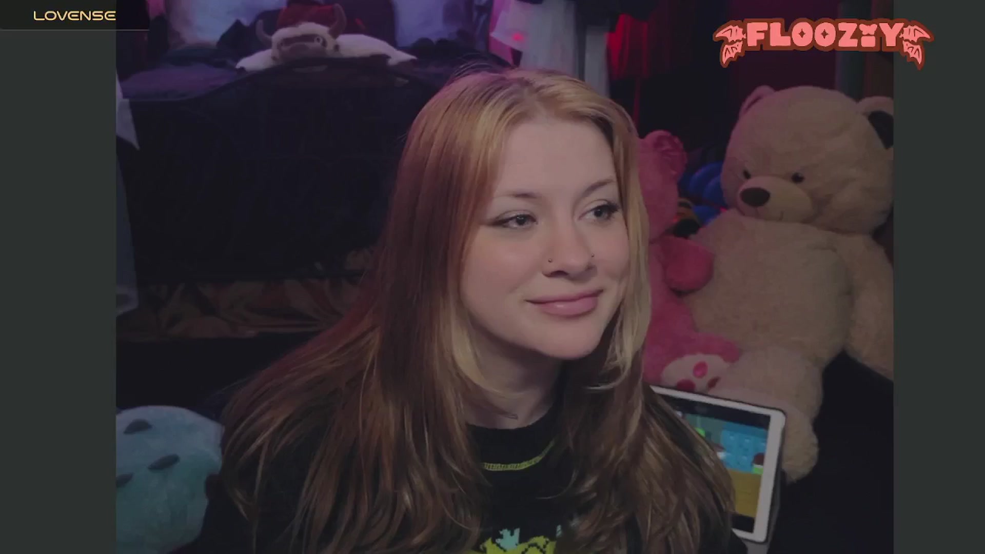 Gallery image thumbnail from flooziy's myfreecams stream on, 06/15/2024, 09:06 image 12 of 20