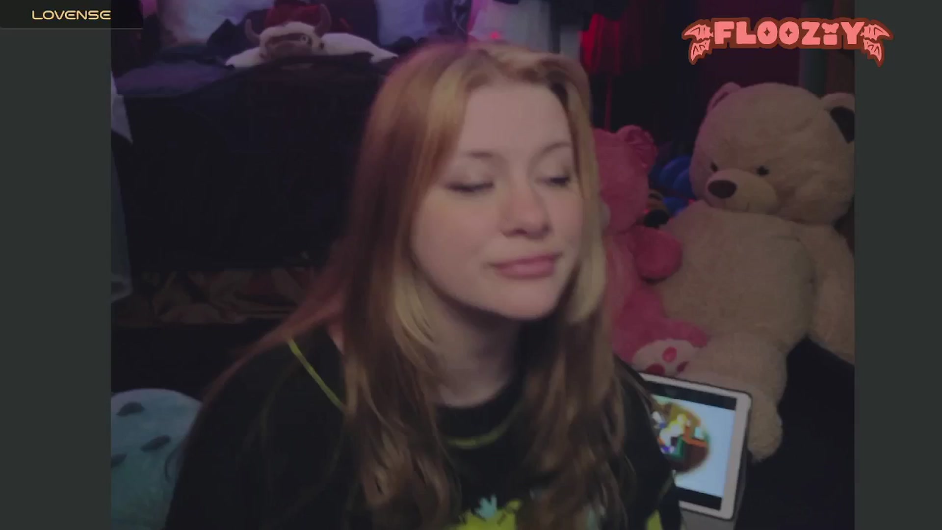 Gallery image thumbnail from flooziy's myfreecams stream on, 06/15/2024, 09:06 image 19 of 20