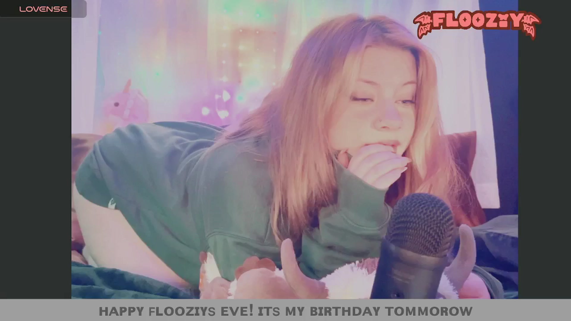 Gallery image thumbnail from flooziy's myfreecams stream on, 07/10/2024, 10:16 image 20 of 20