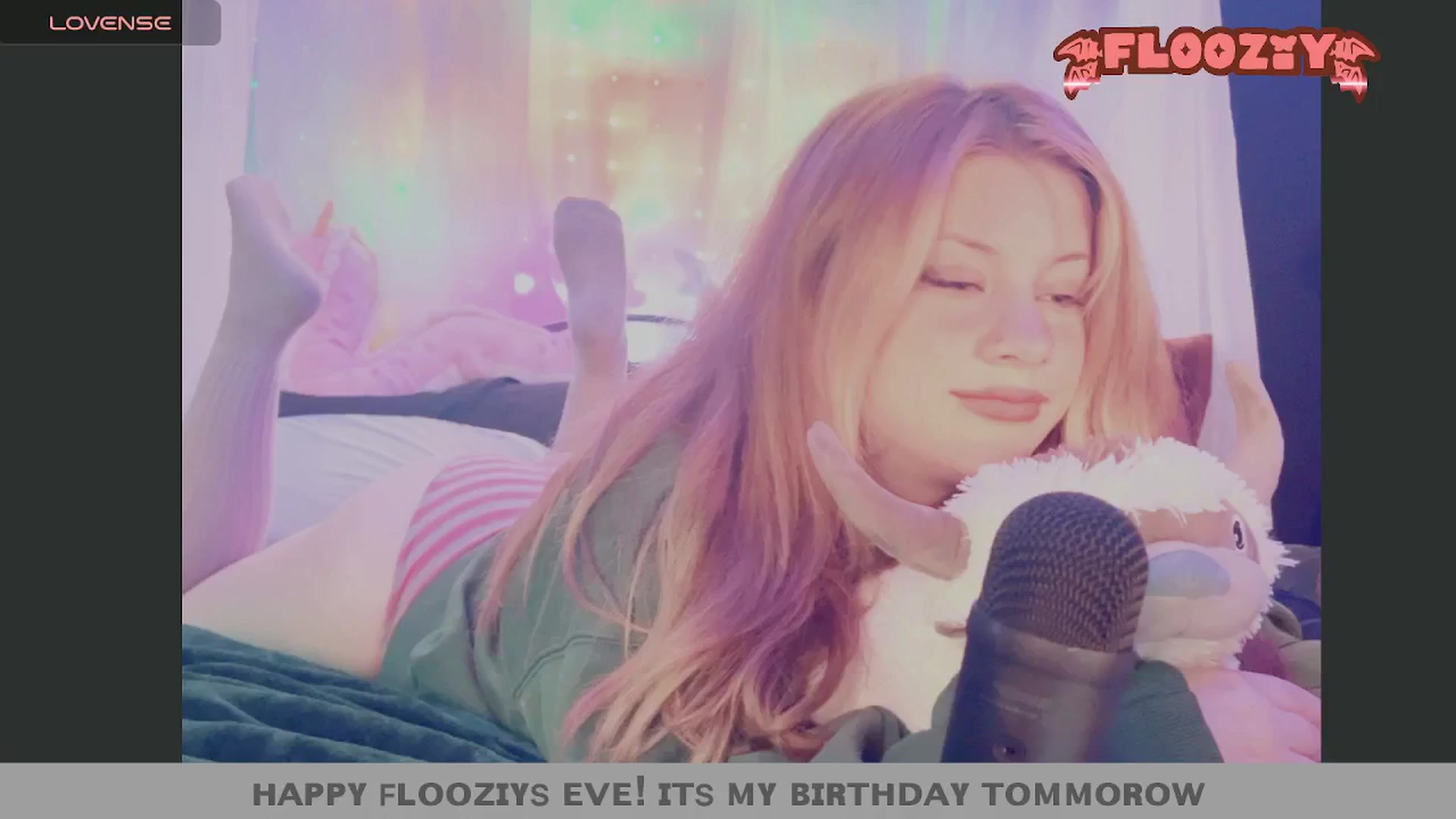 Gallery image thumbnail from flooziy's myfreecams stream on, 07/10/2024, 10:16 image 15 of 20