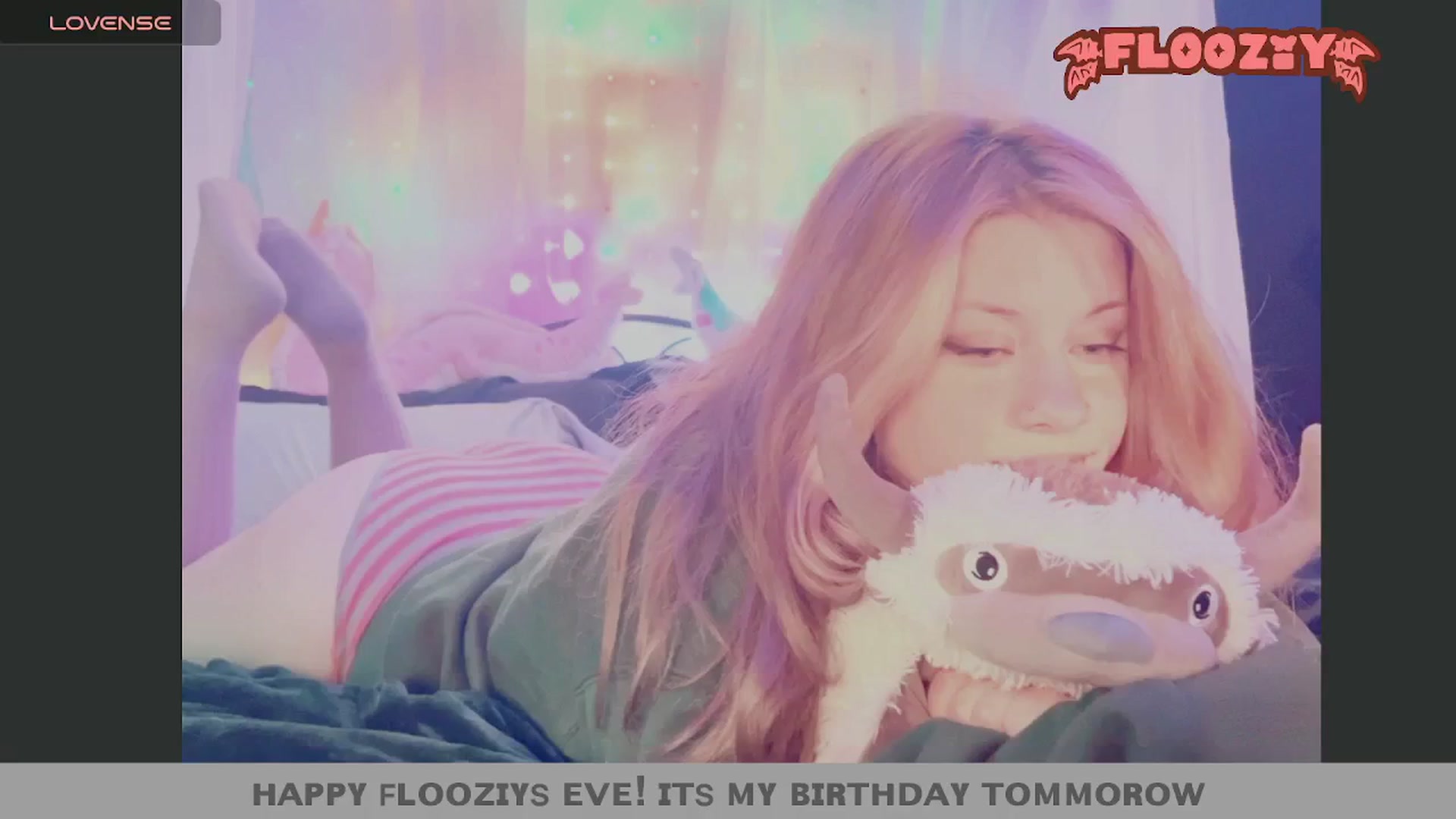 Gallery image thumbnail from flooziy's myfreecams stream on, 07/10/2024, 10:16 image 10 of 20