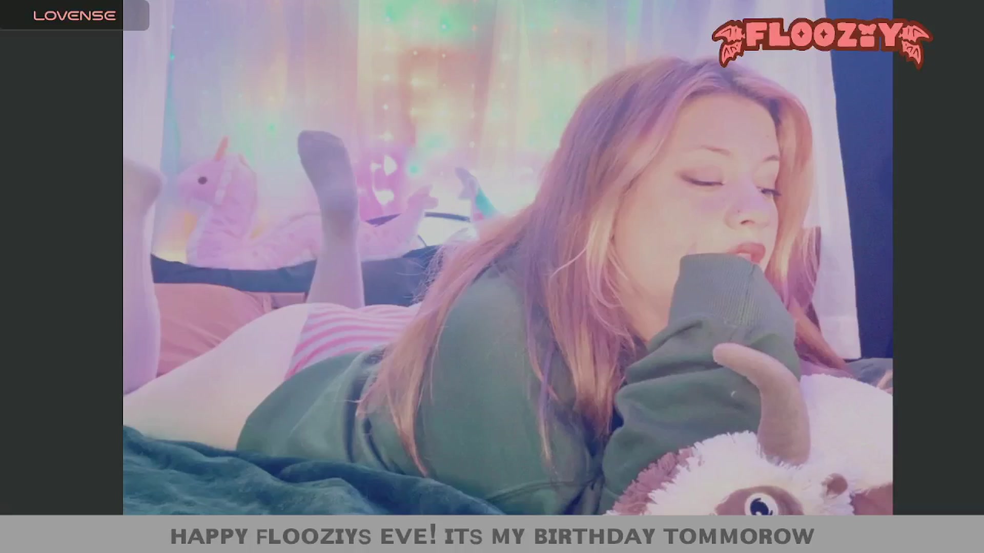 Gallery image thumbnail from flooziy's myfreecams stream on, 07/10/2024, 11:13 image 3 of 20