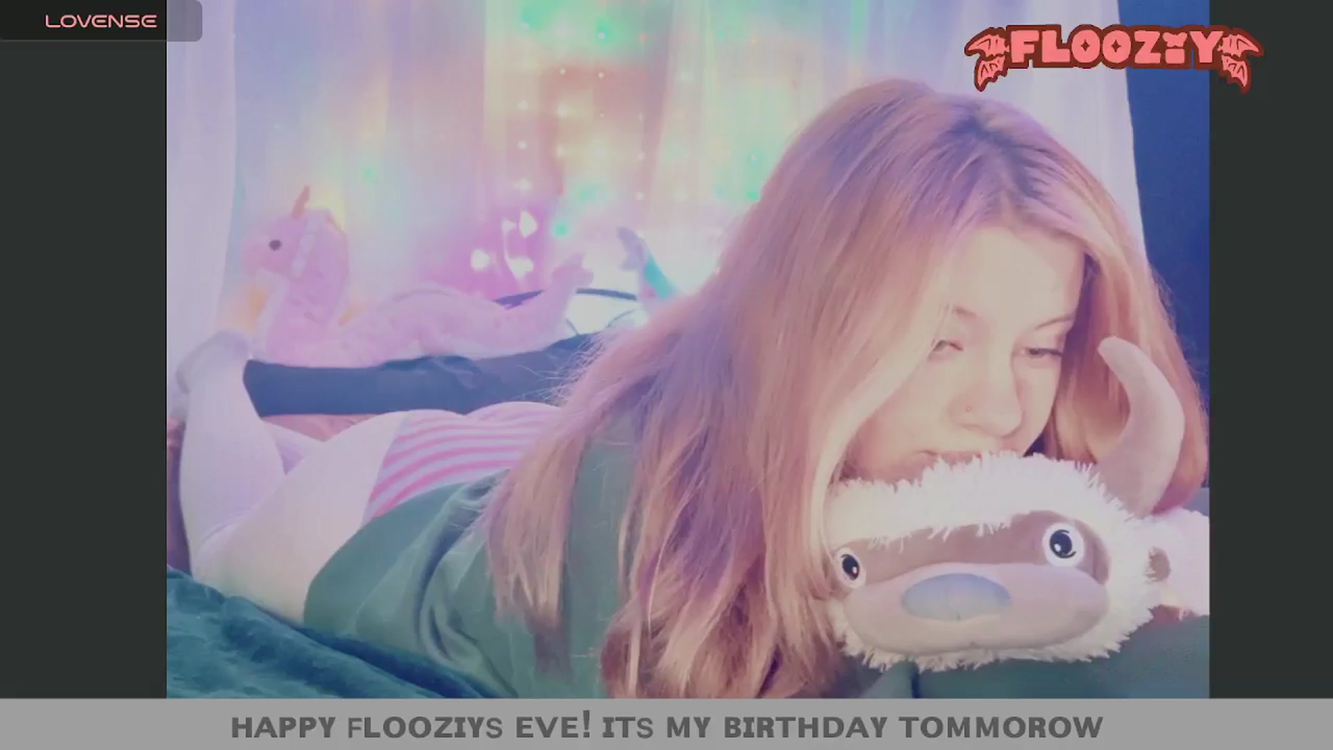 Gallery image thumbnail from flooziy's myfreecams stream on, 07/10/2024, 11:13 image 10 of 20