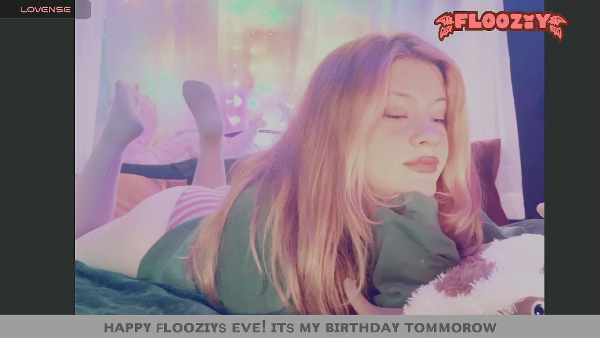 Gallery image thumbnail from flooziy's myfreecams stream on, 07/10/2024, 11:13 image 4 of 20