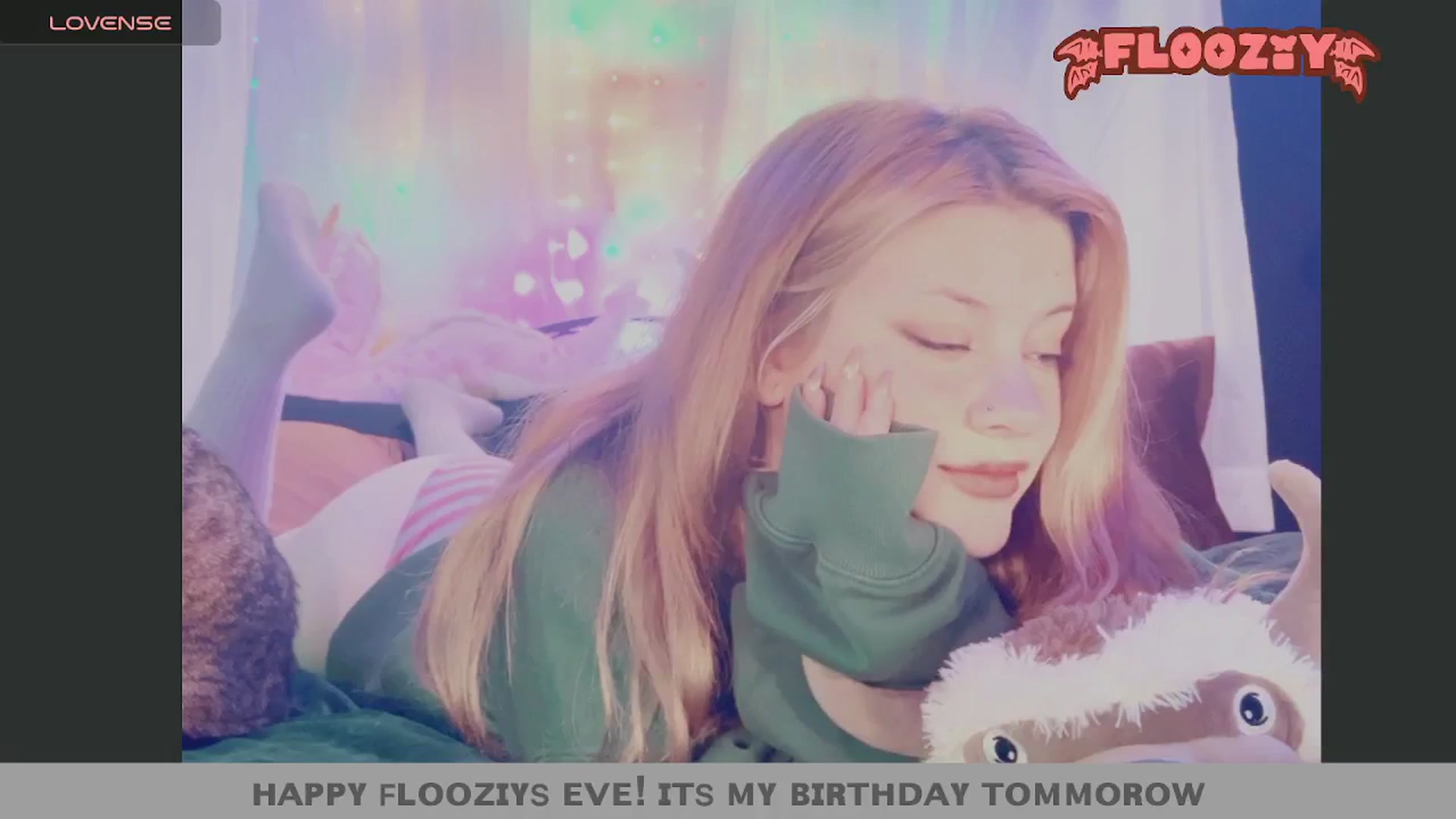 Gallery image thumbnail from flooziy's myfreecams stream on, 07/10/2024, 11:13 image 7 of 20