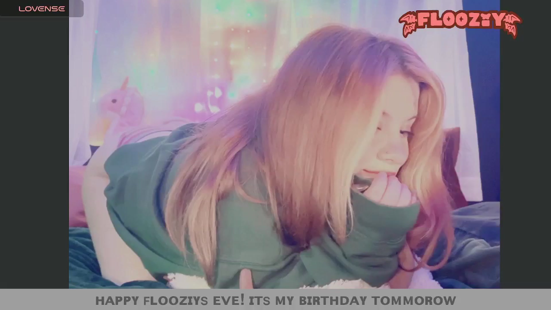 Gallery image thumbnail from flooziy's myfreecams stream on, 07/10/2024, 11:13 image 12 of 20