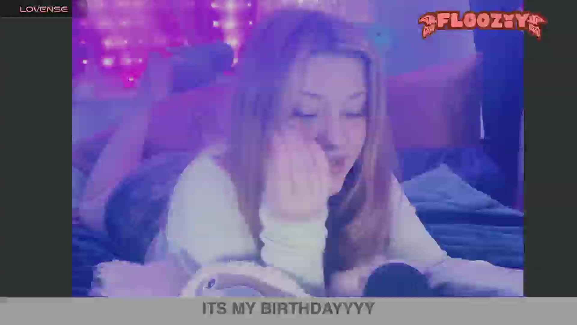 Gallery image thumbnail from flooziy's myfreecams stream on, 07/11/2024, 08:25 image 14 of 20
