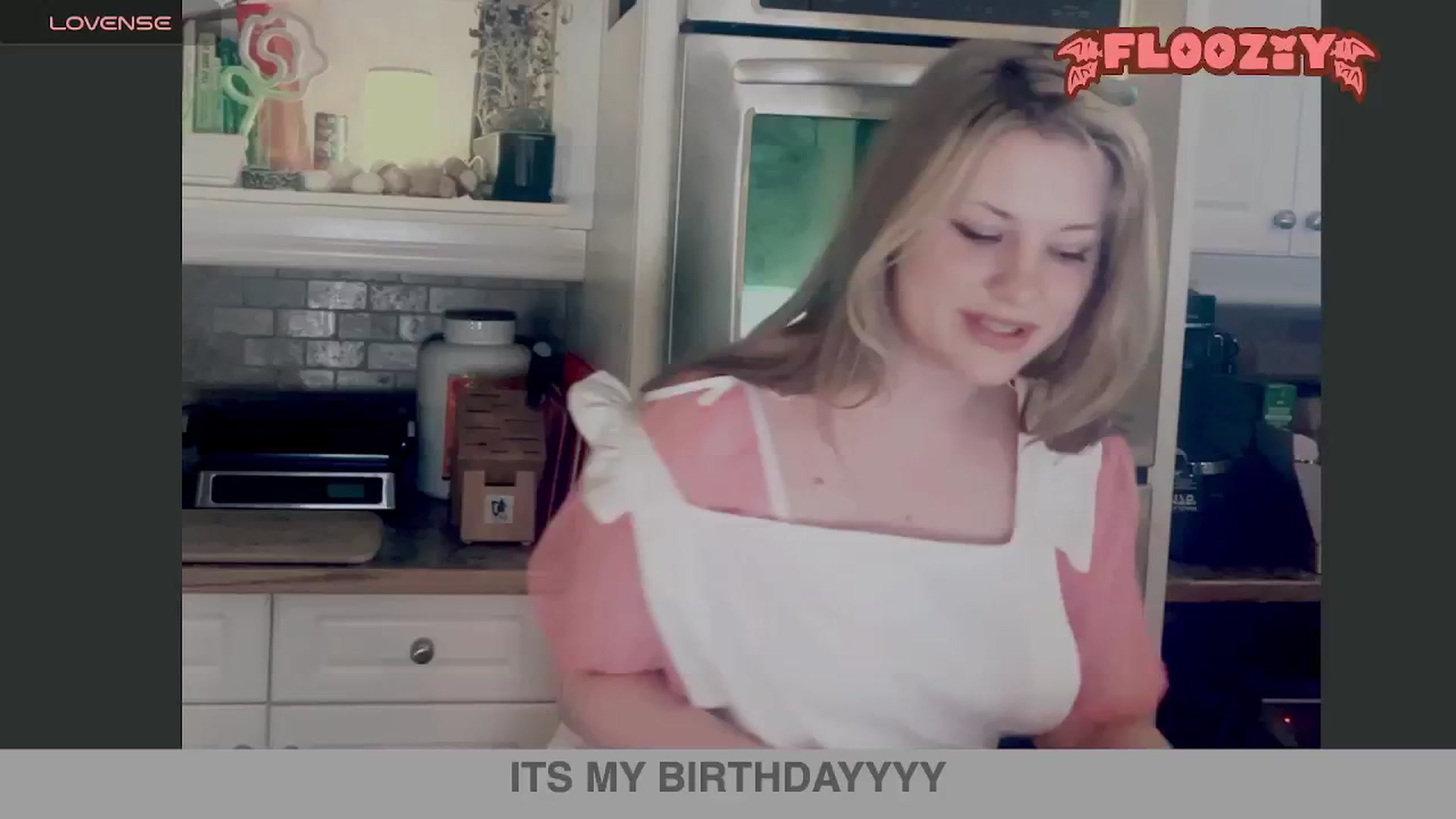 Gallery image thumbnail from flooziy's myfreecams stream on, 07/12/2024, 06:41 image 1 of 20