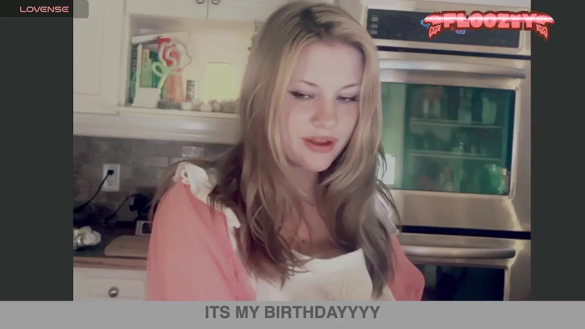 Gallery image thumbnail from flooziy's myfreecams stream on, 07/12/2024, 06:41 image 10 of 20