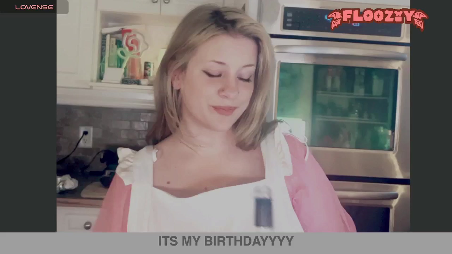 Gallery image thumbnail from flooziy's myfreecams stream on, 07/12/2024, 06:41 image 12 of 20