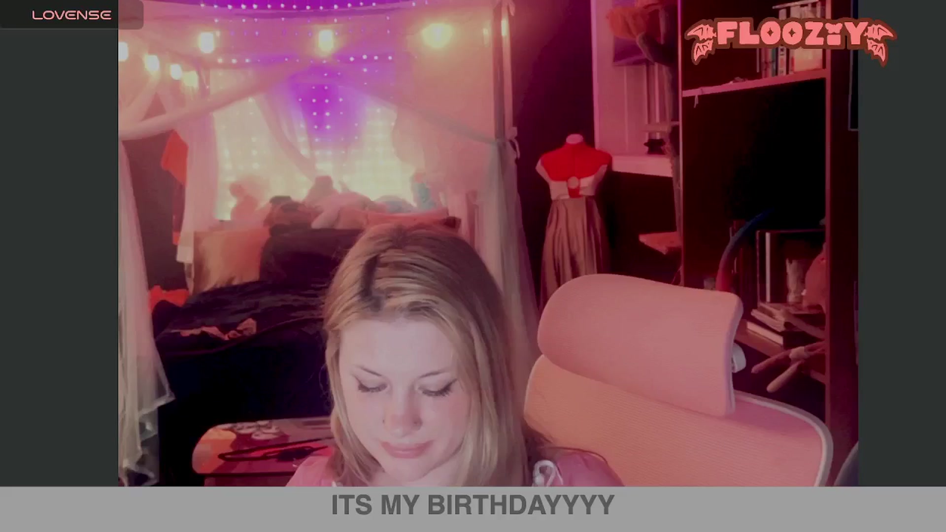 Gallery image thumbnail from flooziy's myfreecams stream on, 07/12/2024, 08:19 image 4 of 20