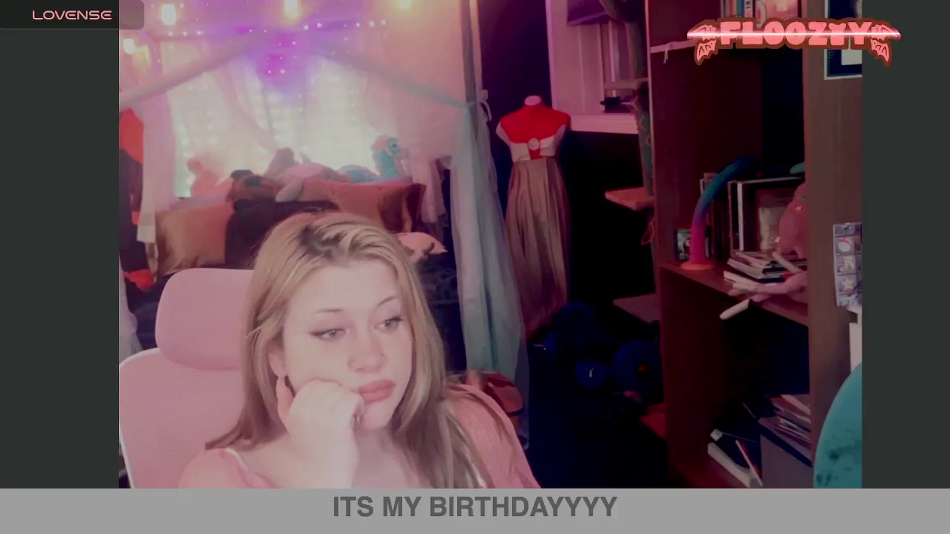Gallery image thumbnail from flooziy's myfreecams stream on, 07/12/2024, 08:19 image 20 of 20