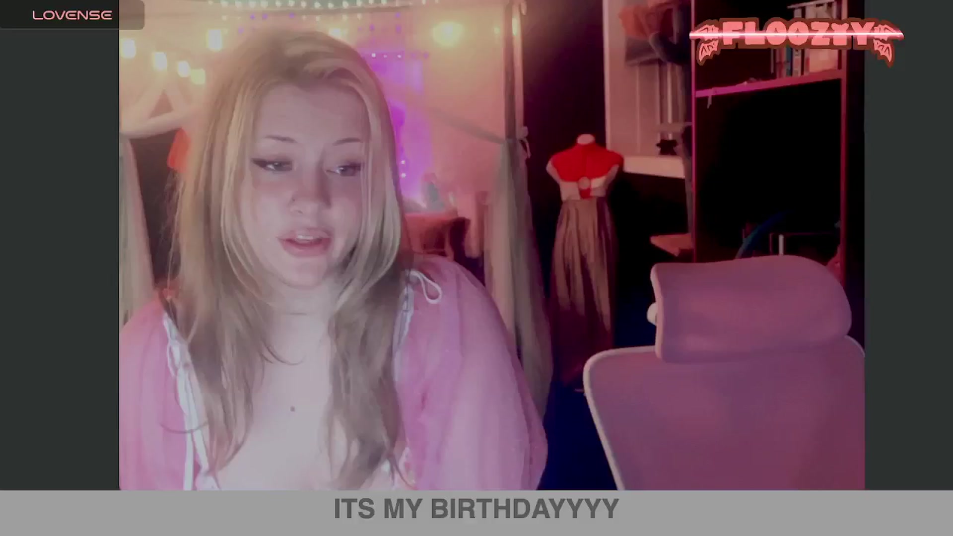 Gallery image thumbnail from flooziy's myfreecams stream on, 07/12/2024, 08:19 image 3 of 20