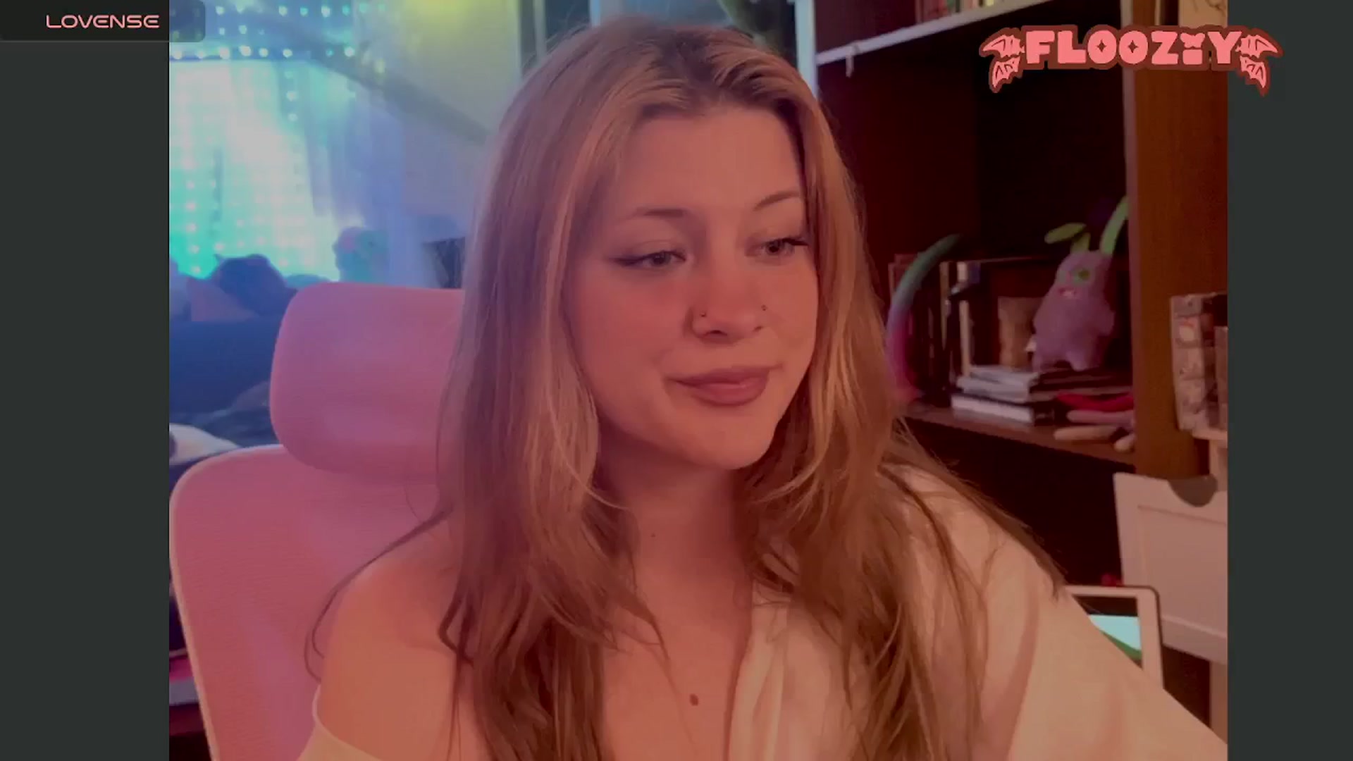 Gallery image thumbnail from flooziy's myfreecams stream on, 07/15/2024, 08:03 image 6 of 20