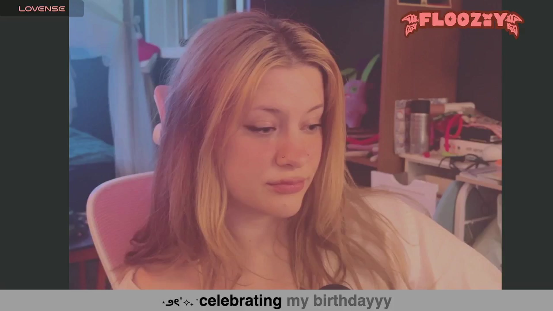 Gallery image thumbnail from flooziy's myfreecams stream on, 07/15/2024, 09:18 image 8 of 20