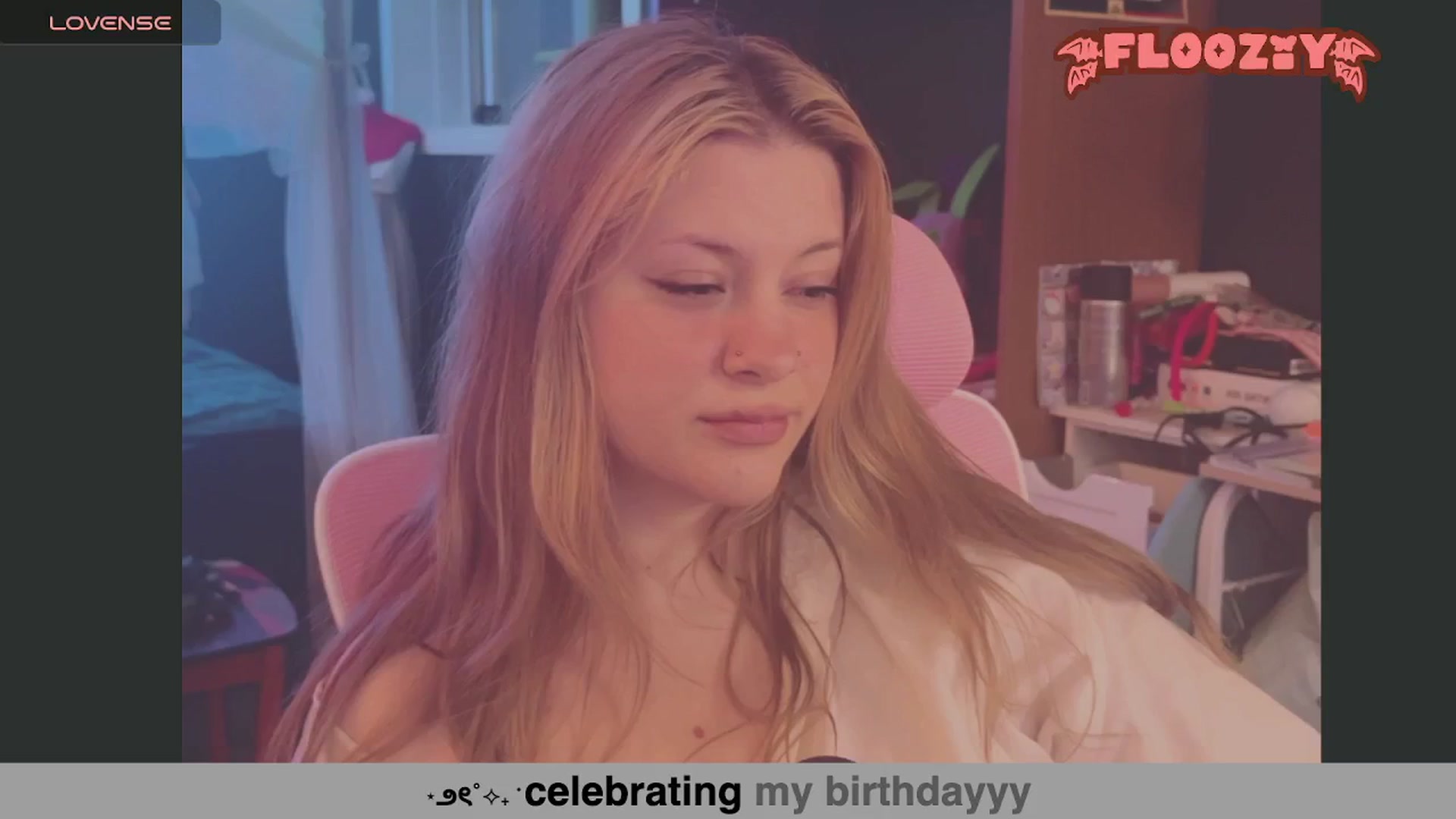 Gallery image thumbnail from flooziy's myfreecams stream on, 07/15/2024, 09:18 image 15 of 20