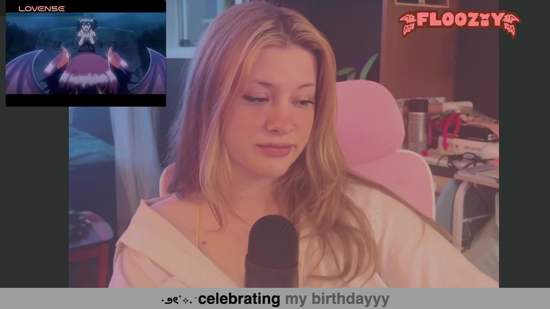 Gallery image thumbnail from flooziy's myfreecams stream on, 07/15/2024, 09:18 image 1 of 20