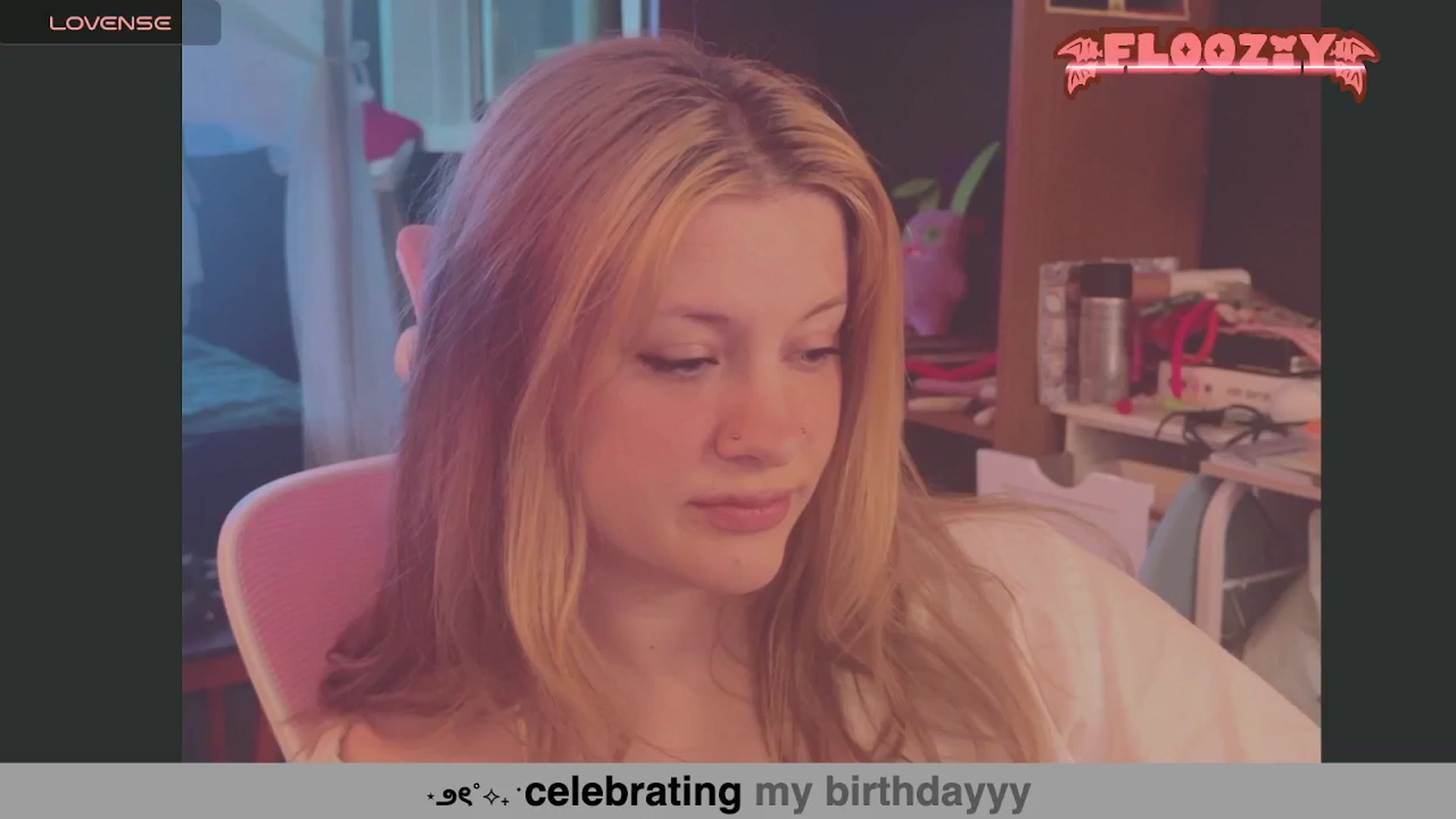 Gallery image thumbnail from flooziy's myfreecams stream on, 07/15/2024, 09:18 image 9 of 20