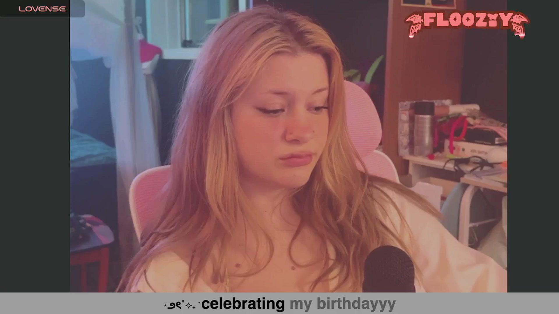 Gallery image thumbnail from flooziy's myfreecams stream on, 07/15/2024, 09:18 image 13 of 20