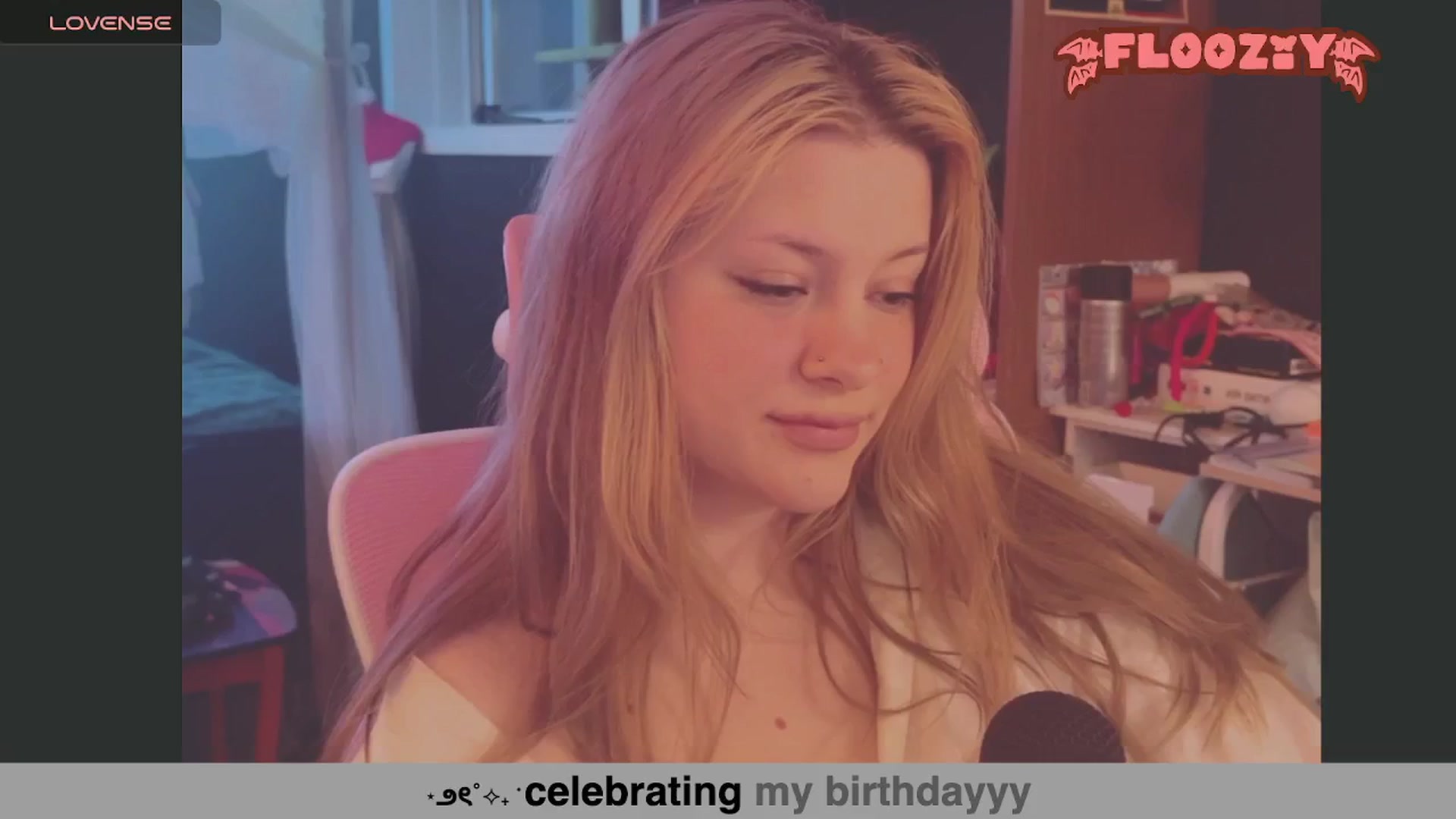 Gallery image thumbnail from flooziy's myfreecams stream on, 07/15/2024, 09:18 image 14 of 20