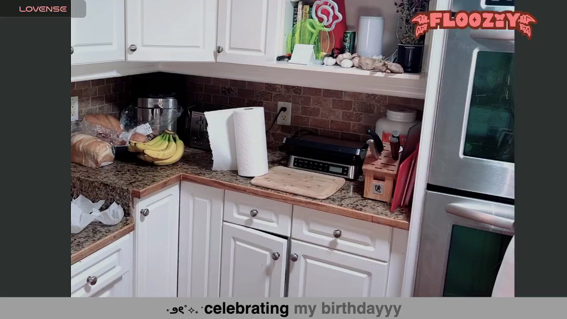 Gallery image thumbnail from flooziy's myfreecams stream on, 07/15/2024, 22:21 image 12 of 20
