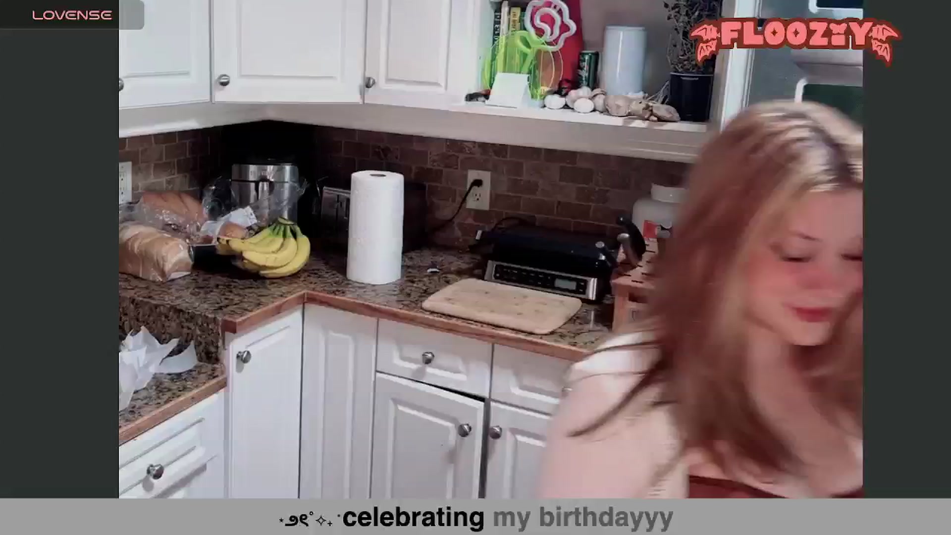 Gallery image thumbnail from flooziy's myfreecams stream on, 07/15/2024, 22:21 image 4 of 20