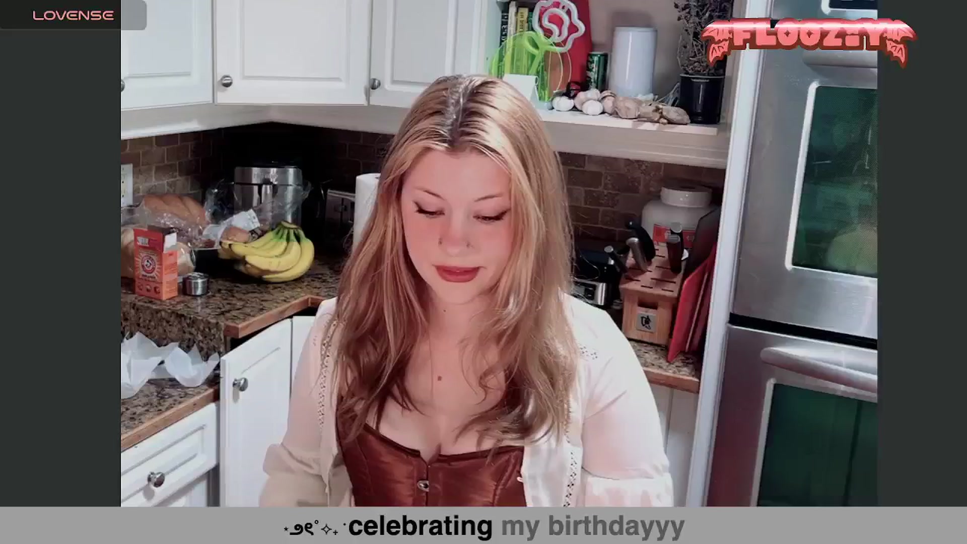 Gallery image thumbnail from flooziy's myfreecams stream on, 07/15/2024, 22:21 image 6 of 20