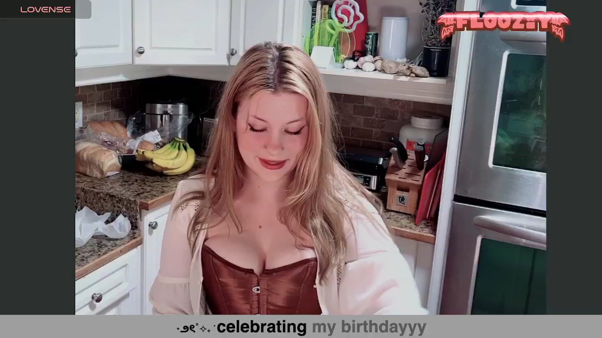 Gallery image thumbnail from flooziy's myfreecams stream on, 07/15/2024, 22:21 image 11 of 20