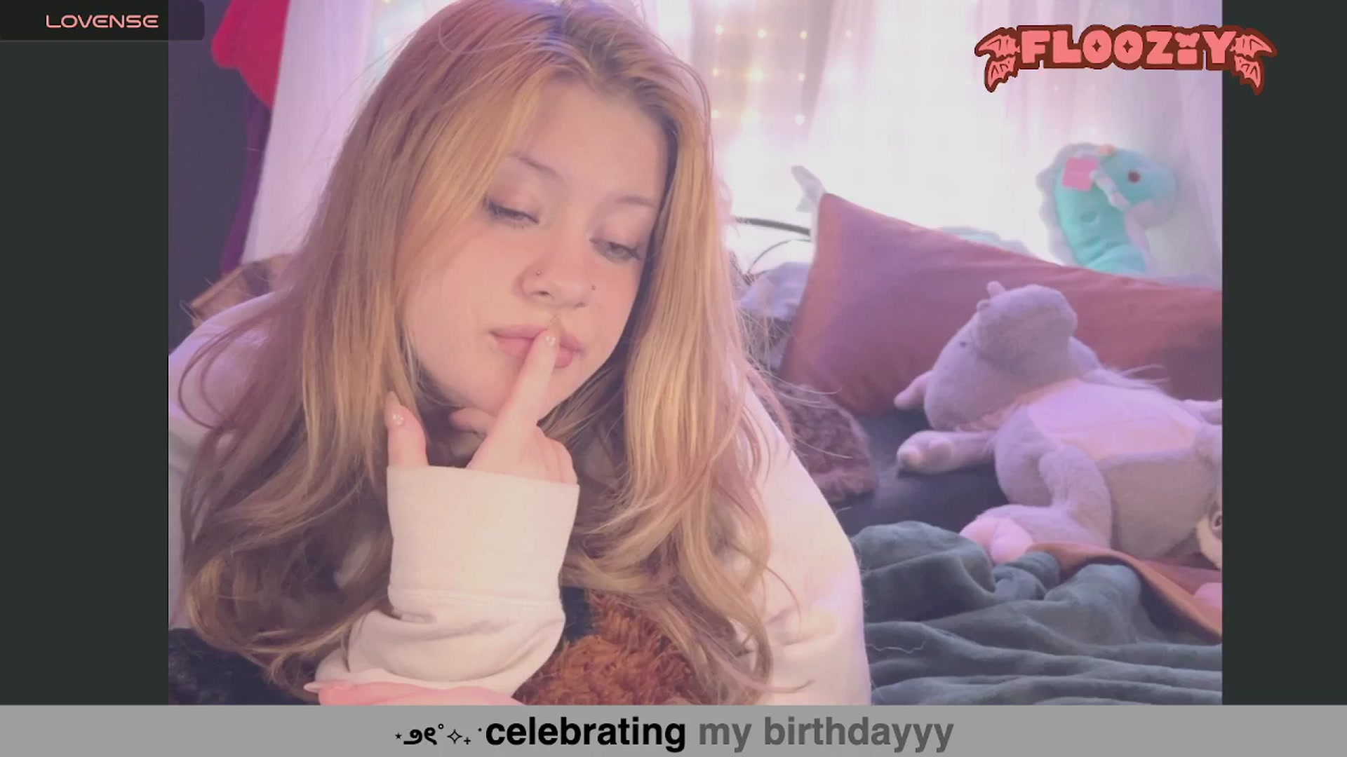 Gallery image thumbnail from flooziy's myfreecams stream on, 07/16/2024, 03:20 image 14 of 20