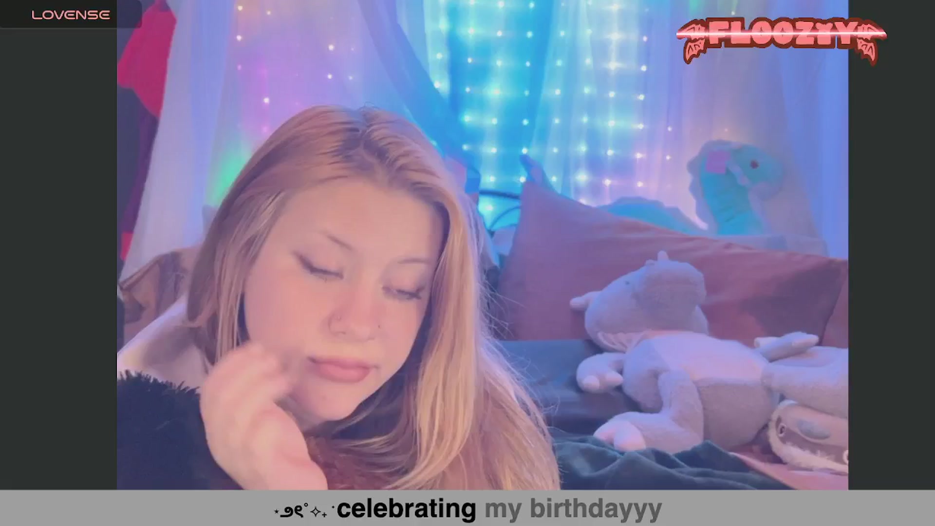 Gallery image thumbnail from flooziy's myfreecams stream on, 07/16/2024, 03:20 image 10 of 20