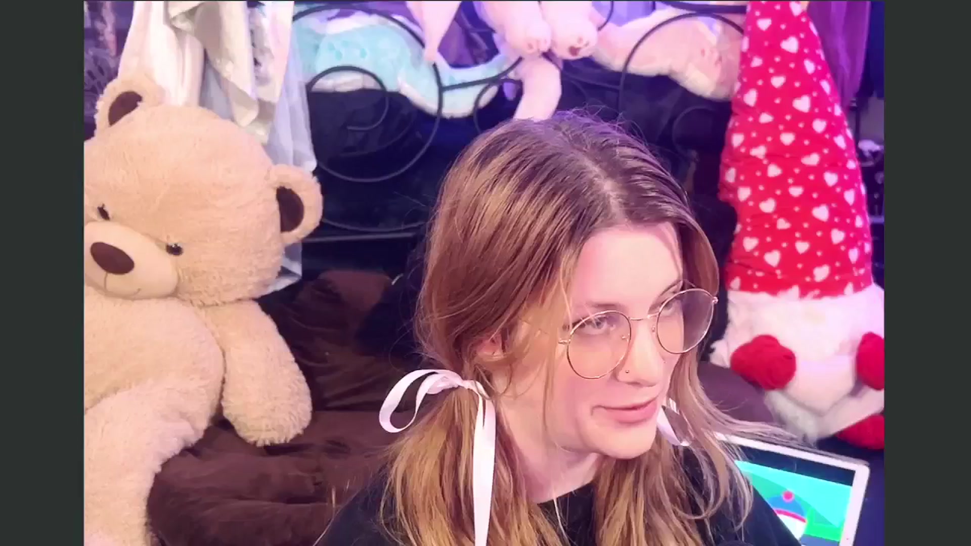 Gallery image thumbnail from flooziy's myfreecams stream on, 10/16/2024, 07:00 image 13 of 20