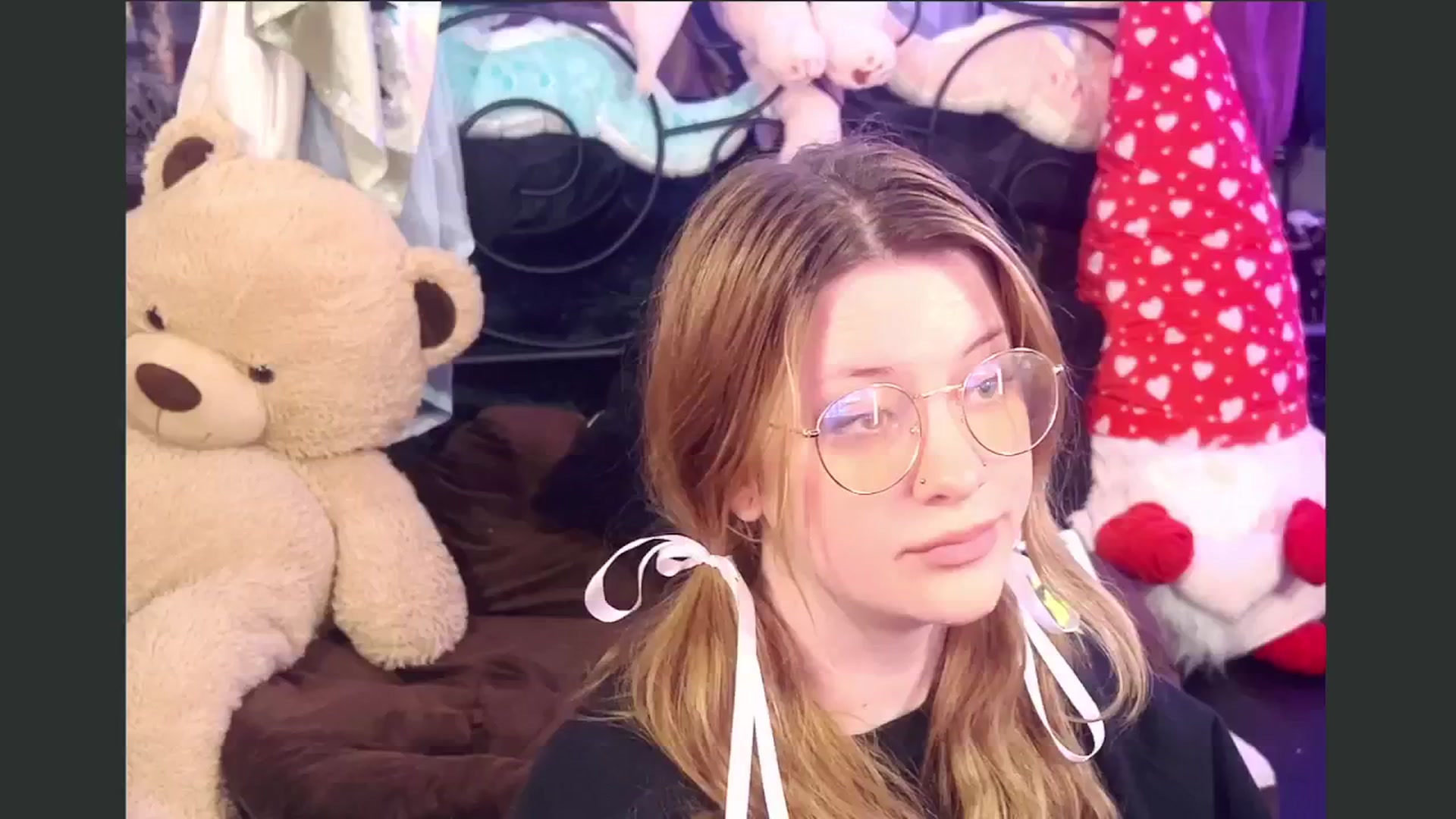 Gallery image thumbnail from flooziy's myfreecams stream on, 10/16/2024, 07:00 image 4 of 20