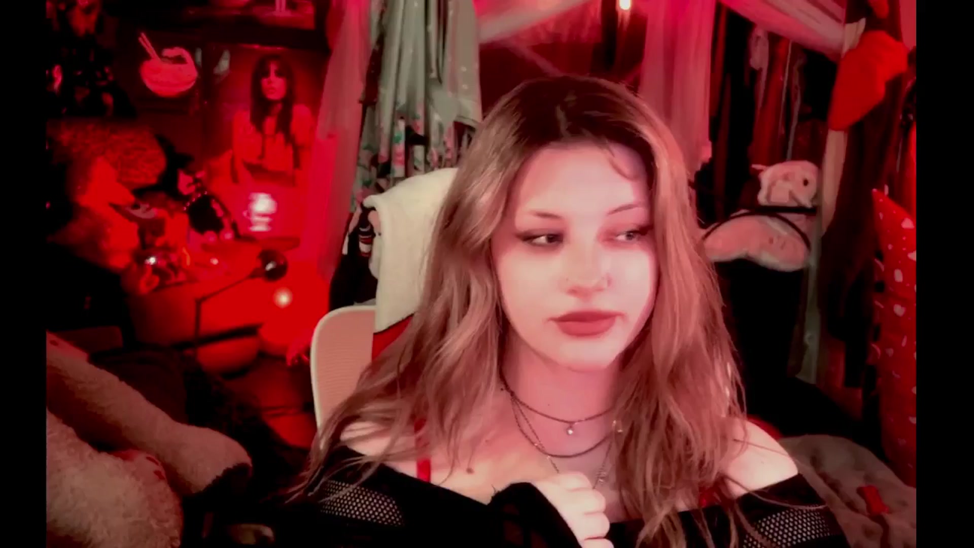 Gallery image thumbnail from flooziy's myfreecams stream on, 11/01/2024, 01:29 image 17 of 20