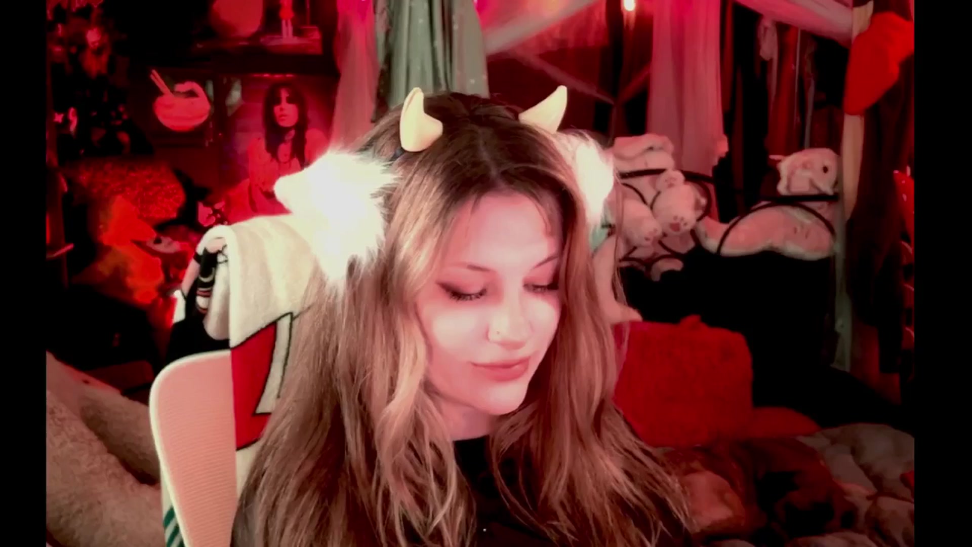 Gallery image thumbnail from flooziy's myfreecams stream on, 11/01/2024, 01:29 image 3 of 20