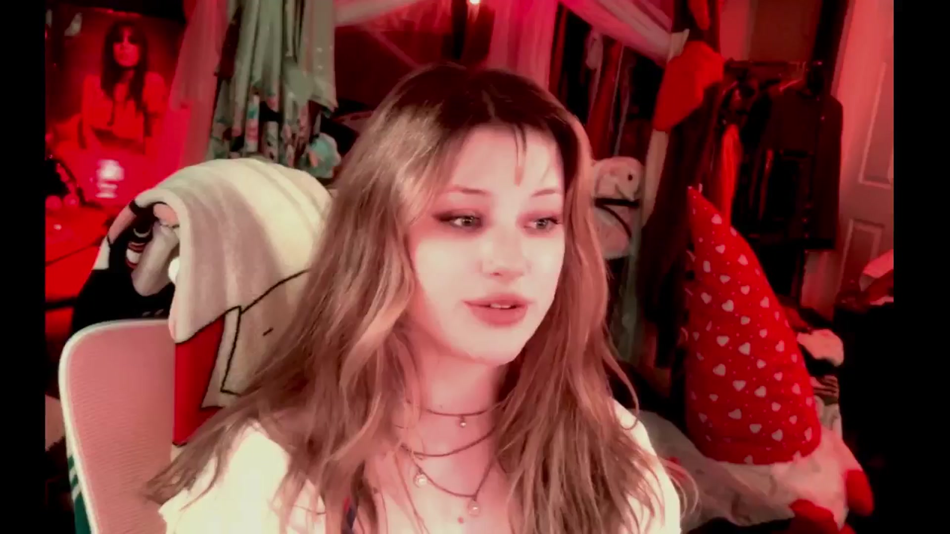Gallery image thumbnail from flooziy's myfreecams stream on, 11/01/2024, 01:29 image 6 of 20