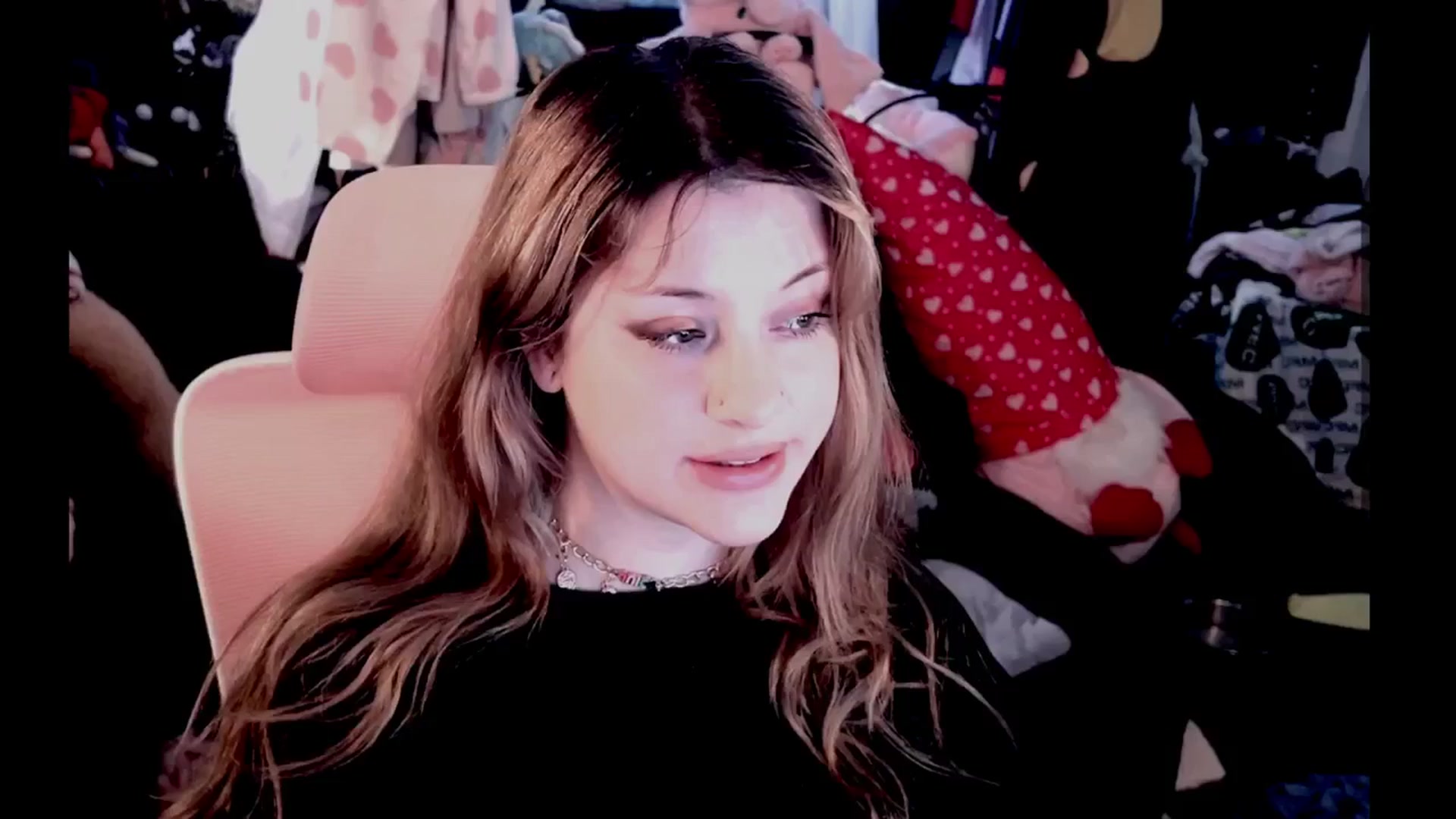 Gallery image thumbnail from flooziy's myfreecams stream on, 11/12/2024, 07:07 image 11 of 20