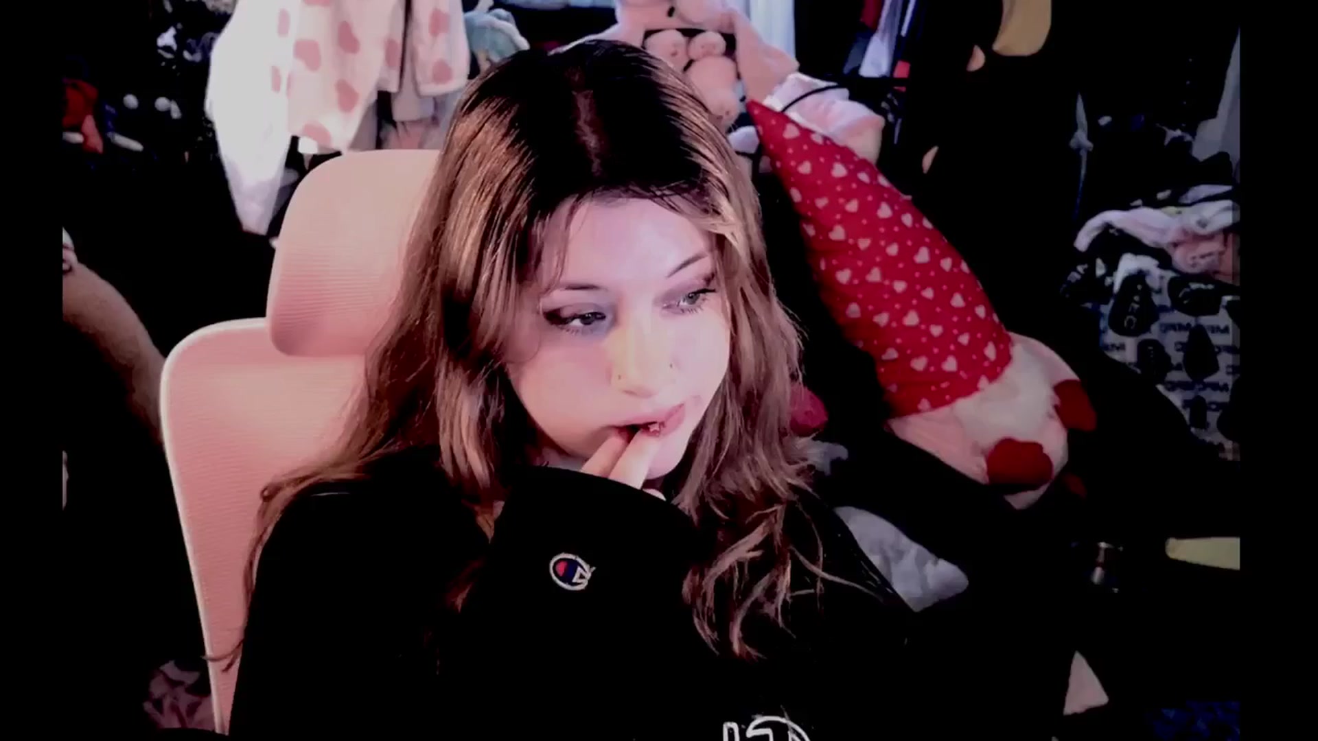 Gallery image thumbnail from flooziy's myfreecams stream on, 11/12/2024, 07:07 image 8 of 20
