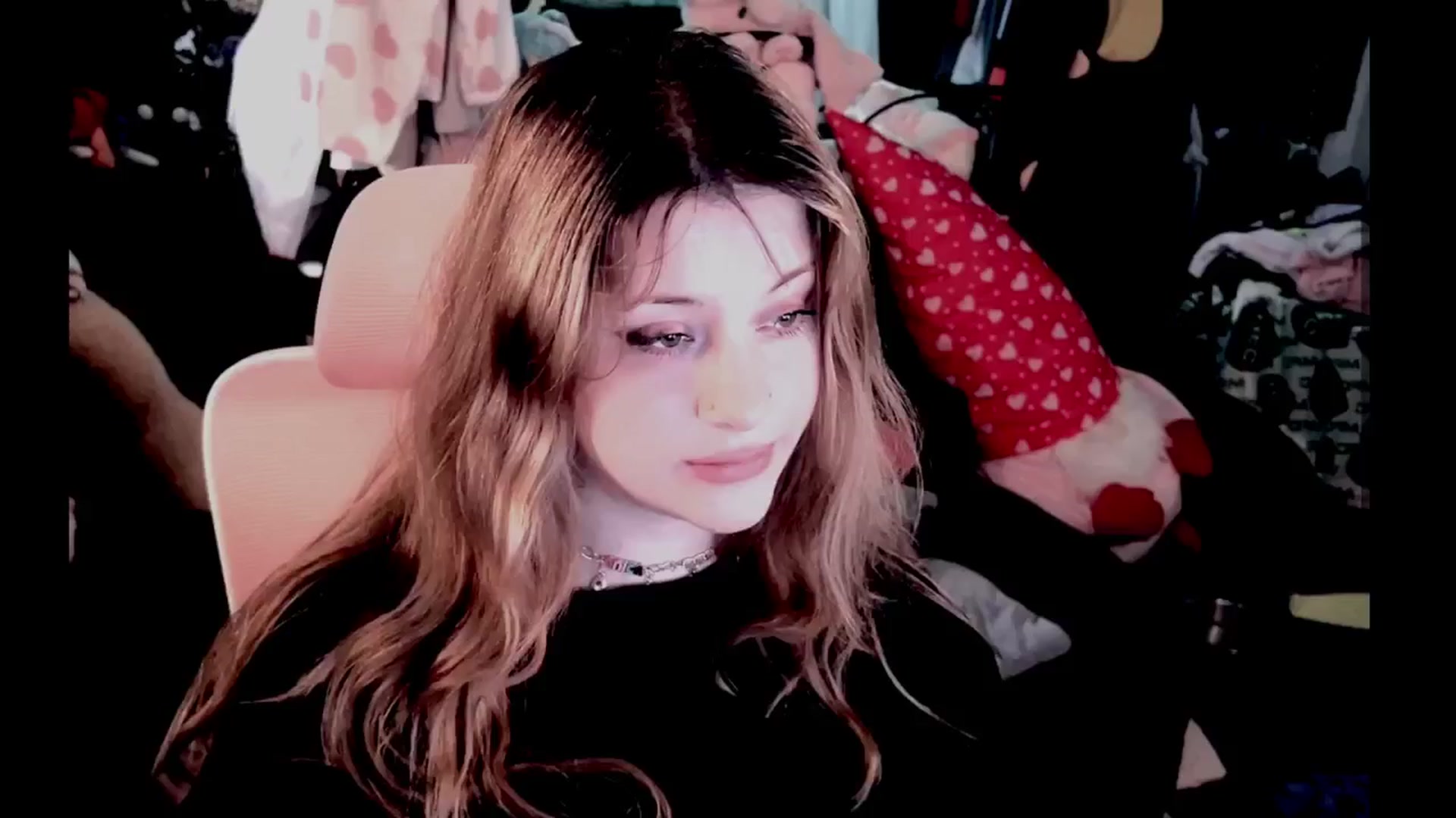 Gallery image thumbnail from flooziy's myfreecams stream on, 11/12/2024, 07:07 image 1 of 20