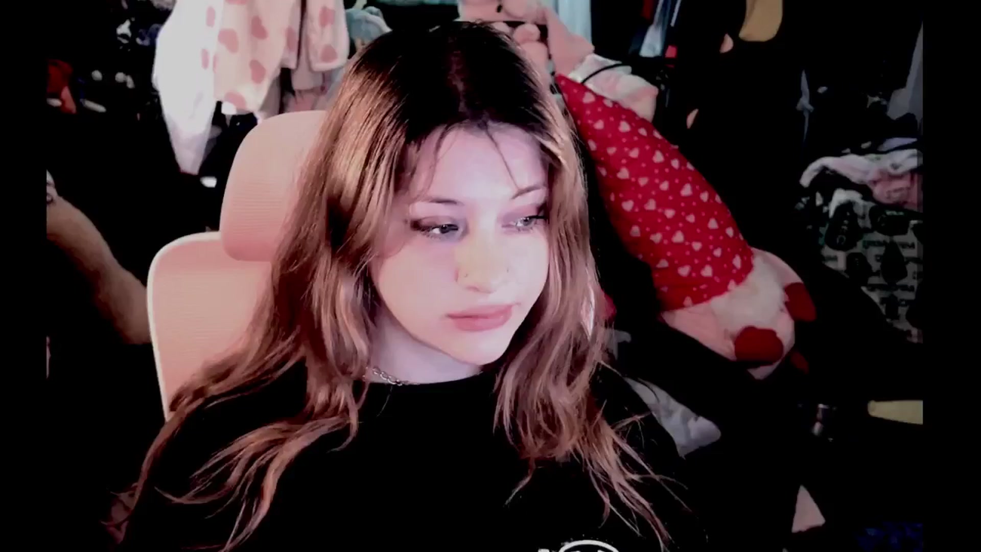 Gallery image thumbnail from flooziy's myfreecams stream on, 11/12/2024, 07:07 image 3 of 20