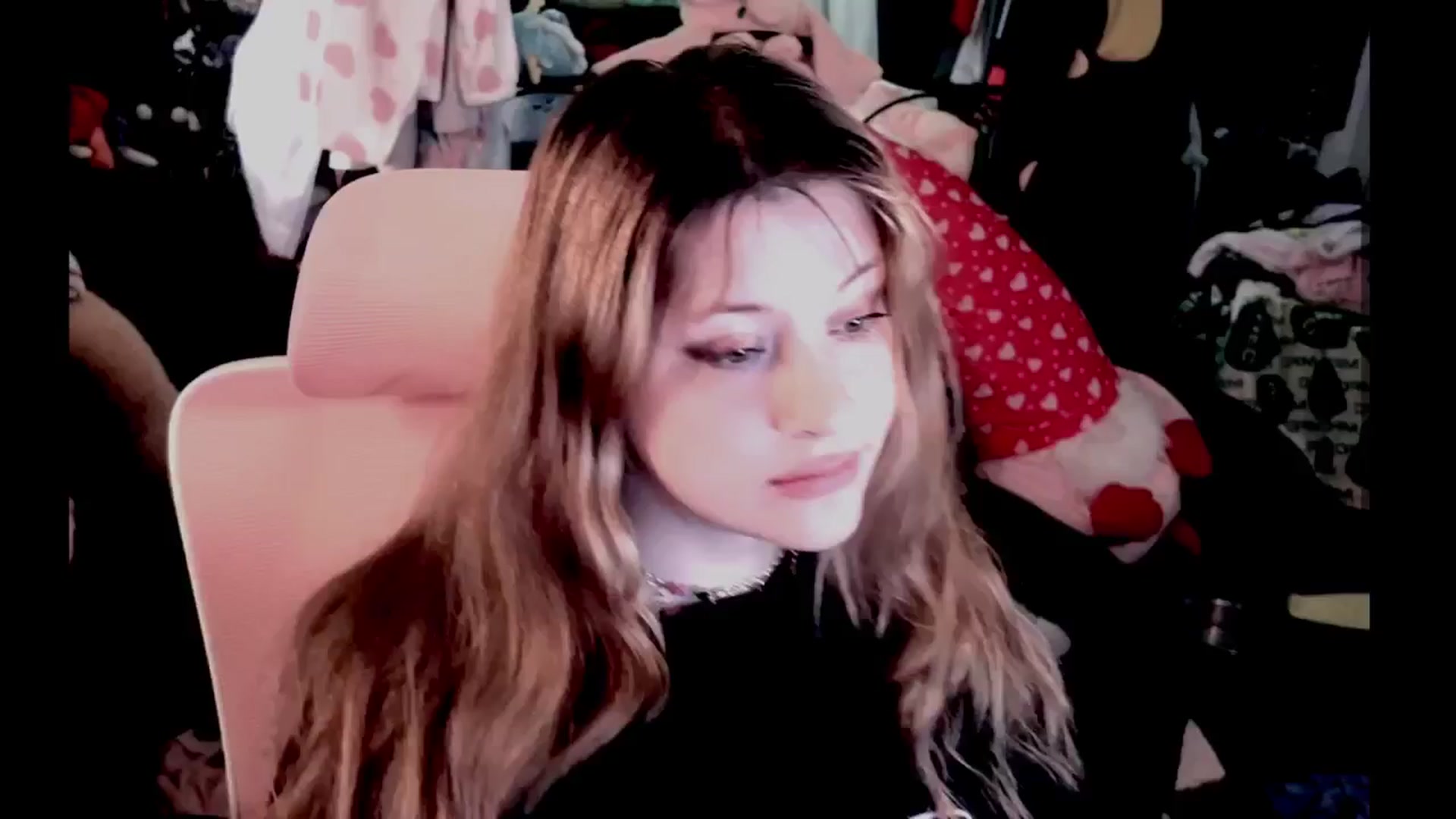 Gallery image thumbnail from flooziy's myfreecams stream on, 11/12/2024, 07:07 image 19 of 20