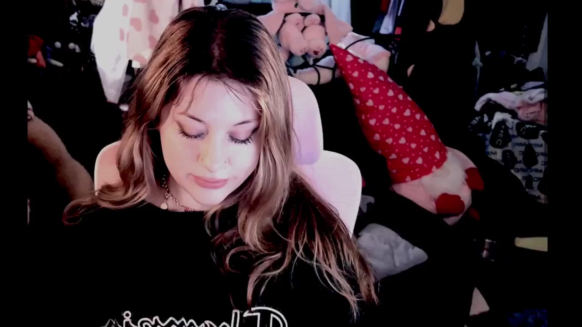 Gallery image thumbnail from flooziy's myfreecams stream on, 11/12/2024, 07:07 image 17 of 20