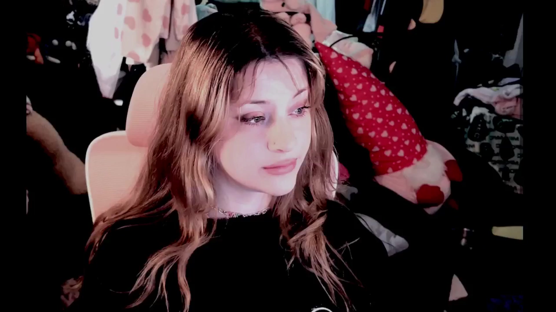 Gallery image thumbnail from flooziy's myfreecams stream on, 11/12/2024, 07:07 image 4 of 20