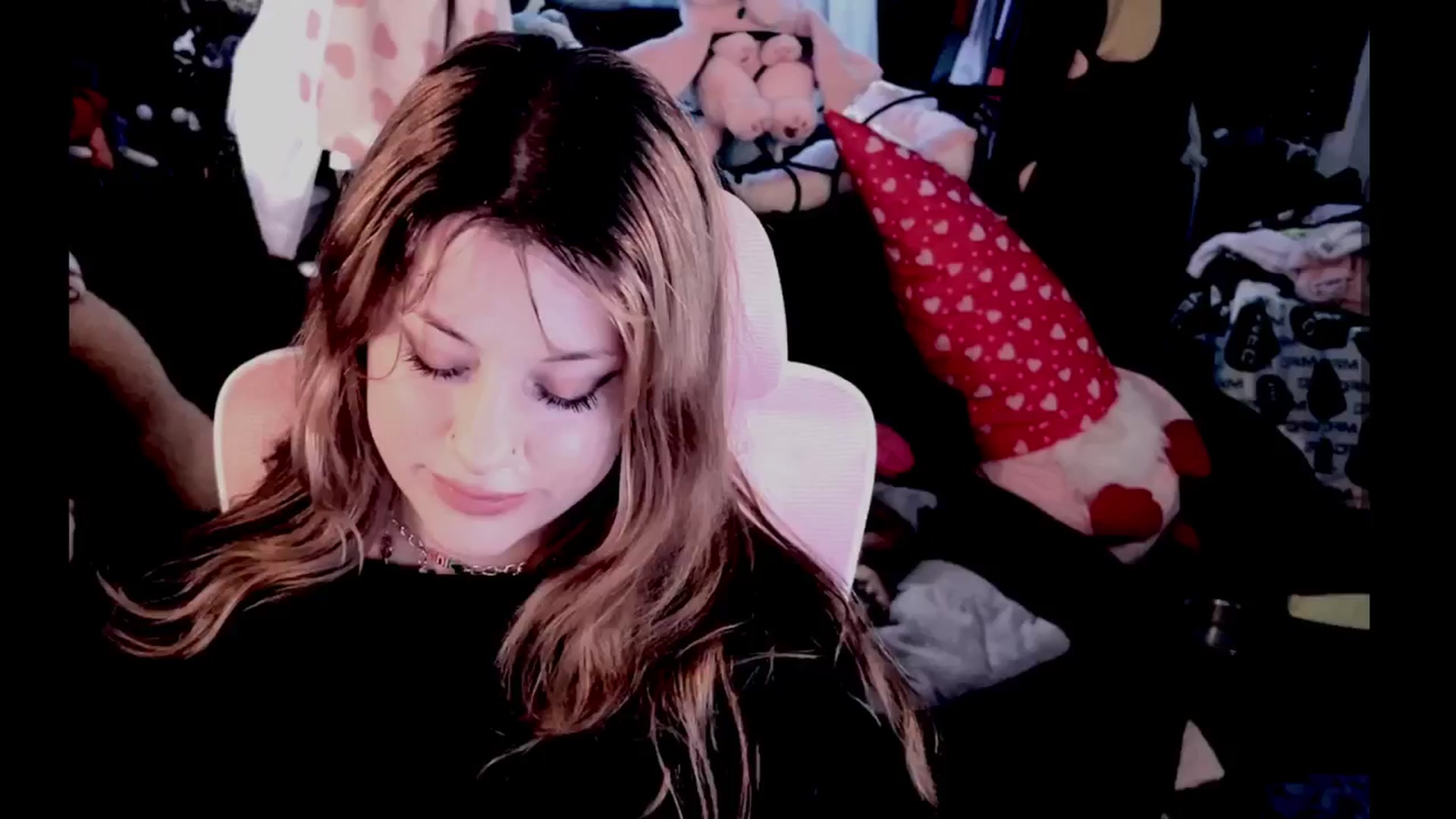 Gallery image thumbnail from flooziy's myfreecams stream on, 11/12/2024, 07:07 image 2 of 20