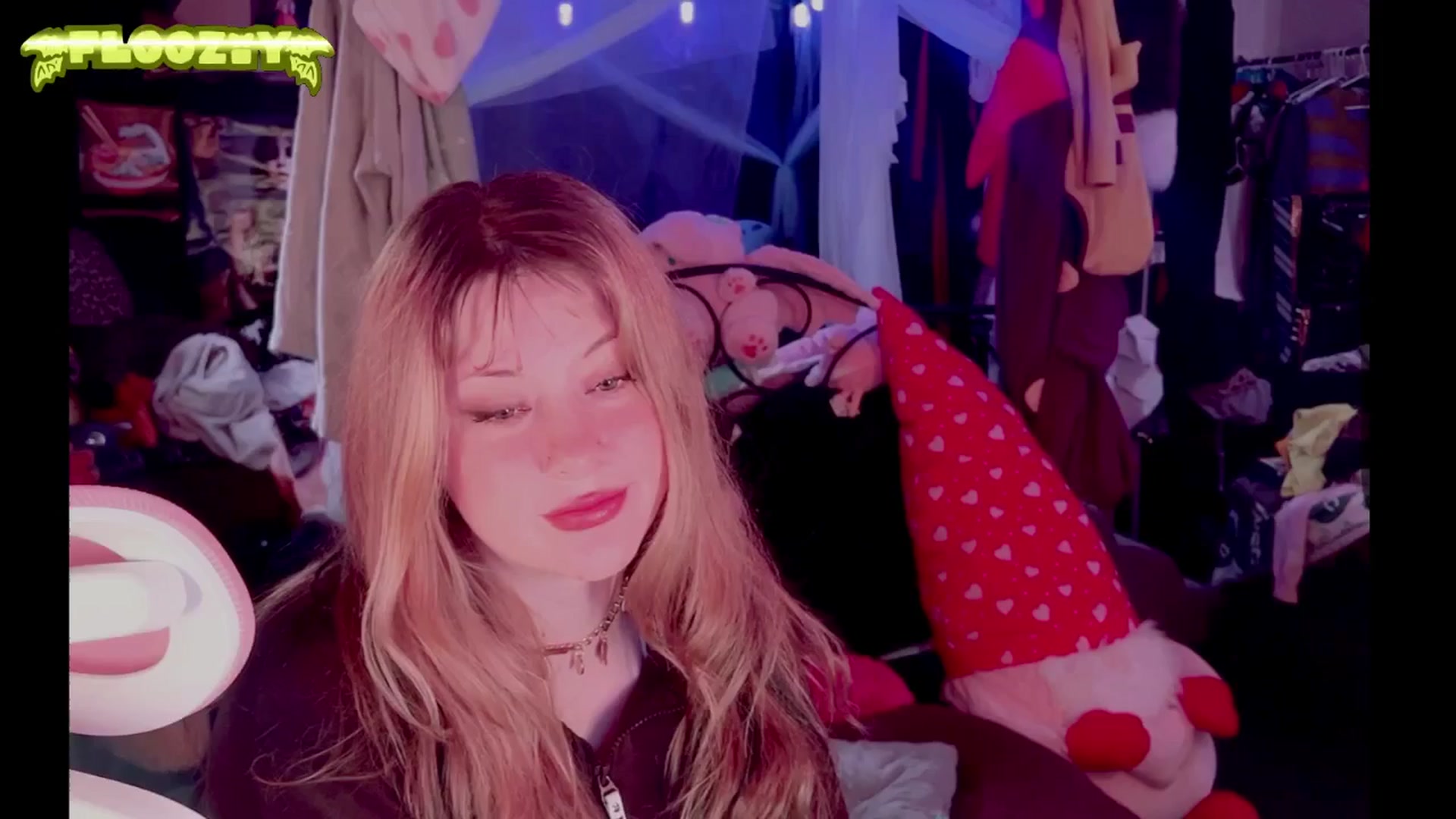 Gallery image thumbnail from flooziy's myfreecams stream on, 11/13/2024, 07:03 image 6 of 20