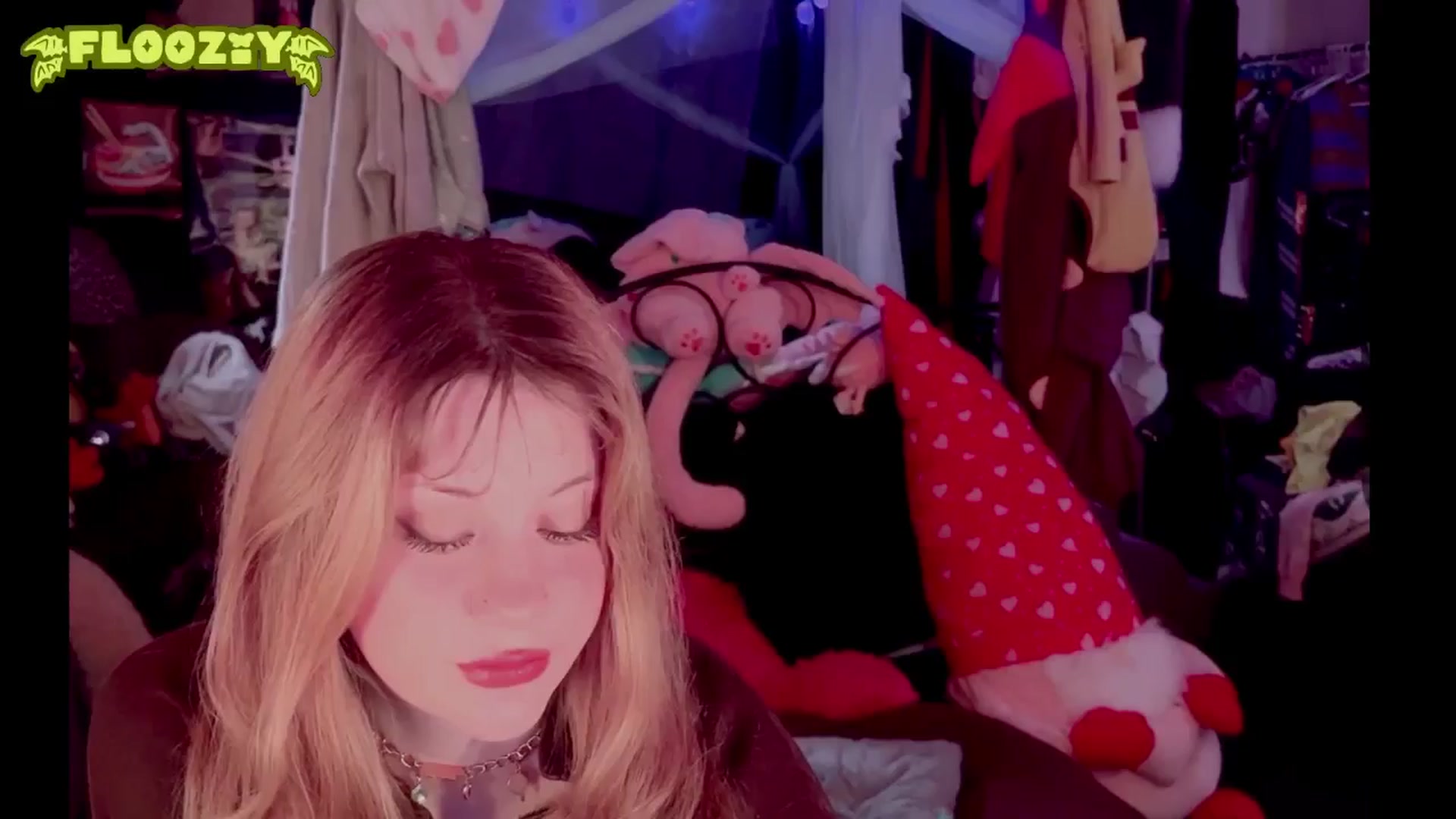 Gallery image thumbnail from flooziy's myfreecams stream on, 11/13/2024, 07:03 image 9 of 20